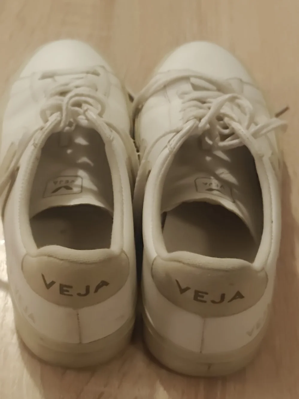 Veja Campo White Natural Grey Suede Sneakers Women’s US 9 Leather Casual
